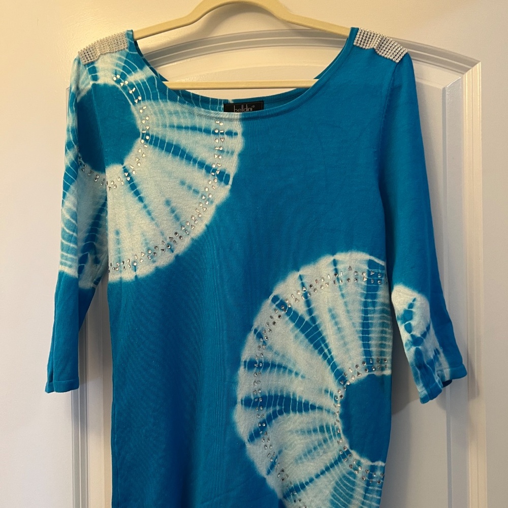 BELLDINI EMBELLISHED, TIE-DYED TOP